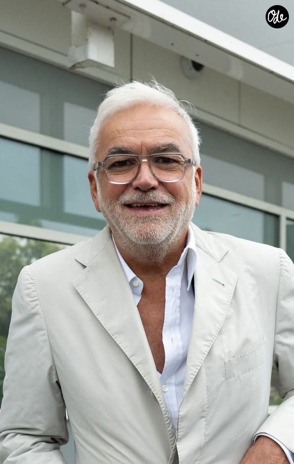 Pascal Praud à la sortie des studios de la chaîne de télévision CNews à Paris, le 2 septembre 2025. 

© Jonathan Jacob / Bestimage