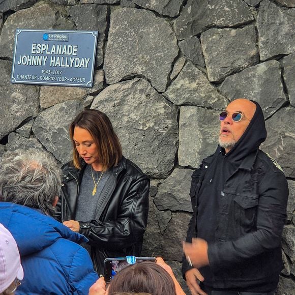 Laura Smet et Pascal Obispo lors de l'inauguration de l’esplanade Johnny Hallyday au pied du Zénith d'Auvergne à Cournon-d'Auvergne, près de Clermont-Ferrand, France, le 14 octobre 2025. © Eternity/Bestimage