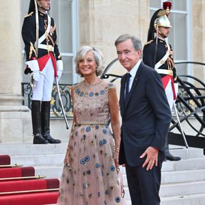comme les membres de la famille Arnault

Hélène Mercier-Arnault et Bernard Arnault - Dîner d'état de l'Elysée pour le président sud-coréen Lee Jae Myung le 8 septembre 2026  © Christian Liewig/Bestimage