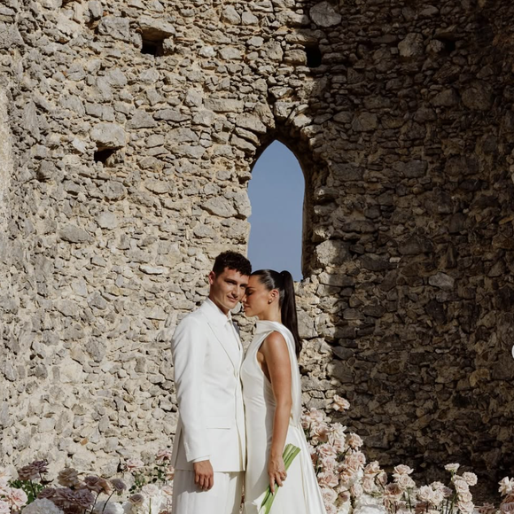 Benjamin Pavard et Kleofina pendant leur mariage en 2025