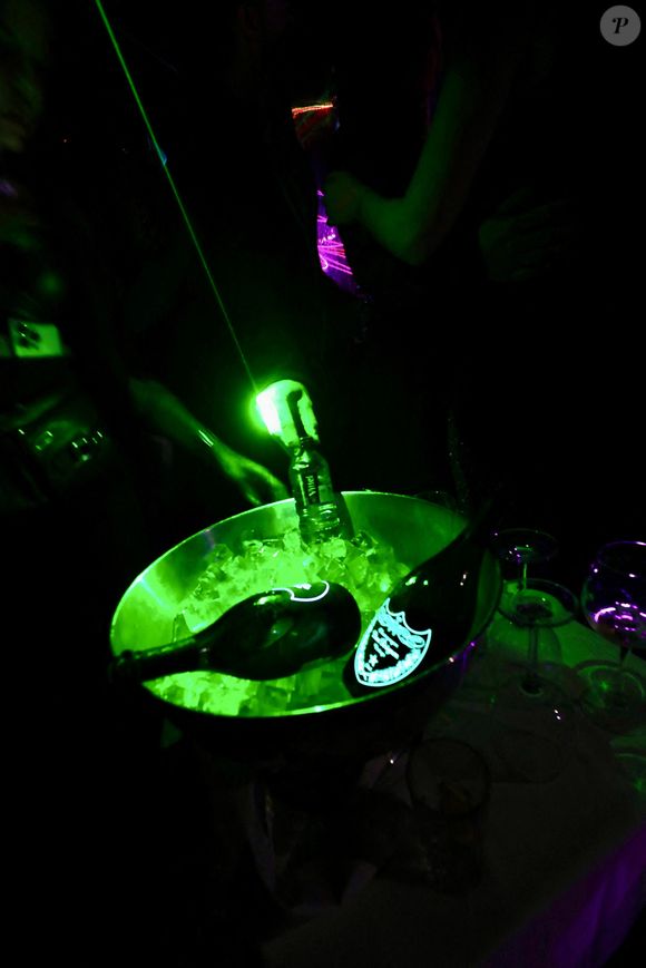 J.Roch a reçu ses amis pour fêter la fermeture de son célèbre club privé, "VIP Room" à Saint-Tropez, après 29 ans d'existence, le 5 avril 2026. Après un dernier week-end de fête, du 3 au 5 avril 2026, le célèbre établissement sera remplacé par le "Lilly's Club".
© Luc Boutria / Nice Matin / Bestimage