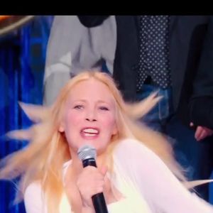 La comédienne est apparue complètement transformée sur TF1 le vendredi 24 janvier 2025

Mallaury Nataf lors du prime consacré à Dorothée le vendredi 24 janvier 2025 sur TF1.