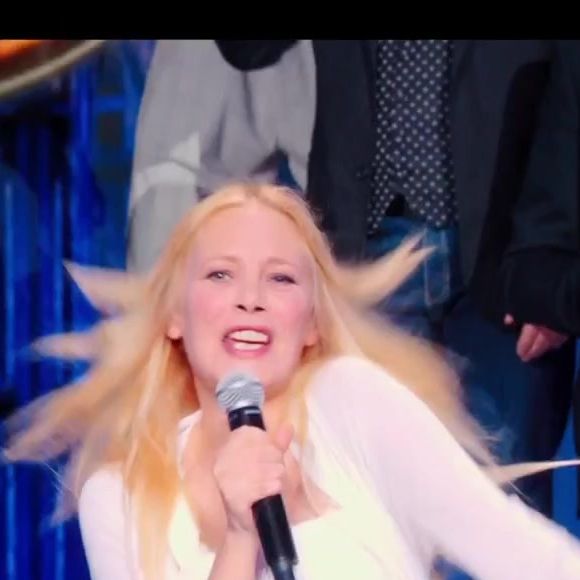 La comédienne est apparue complètement transformée sur TF1 le vendredi 24 janvier 2025

Mallaury Nataf lors du prime consacré à Dorothée le vendredi 24 janvier 2025 sur TF1.