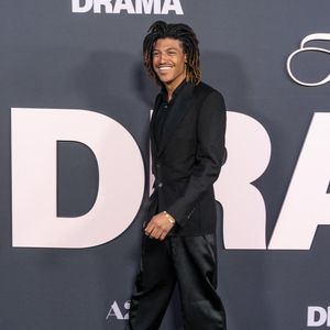Henry Samuel assiste à la projection spéciale de A24 "The Drama" au Regal Union Square à New York, NY

Photo : Lev Radin/ZUMA Press Wire / Bestimage