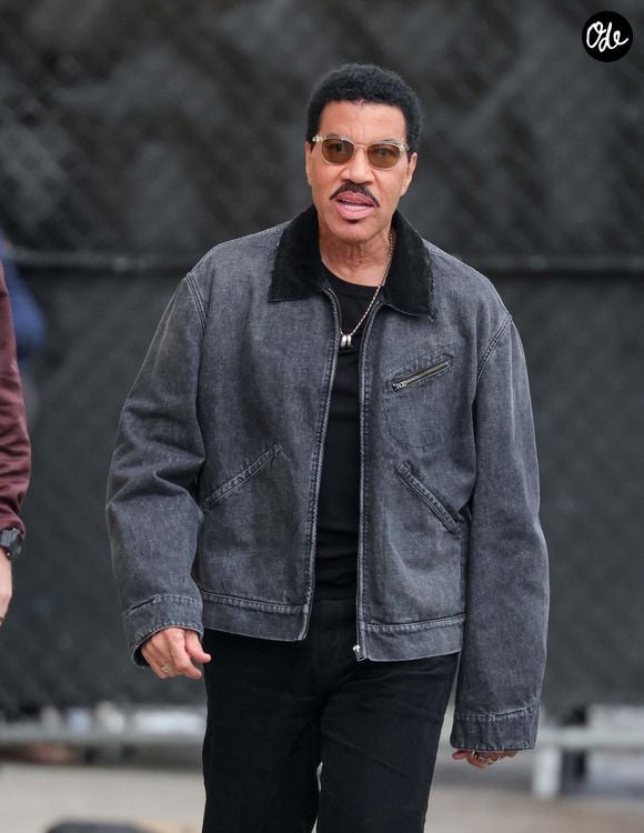 Lionel Richie se rend à l'émission de Jimmy Kimmel à Los Angeles. 

The ImageDirect / Bestimage