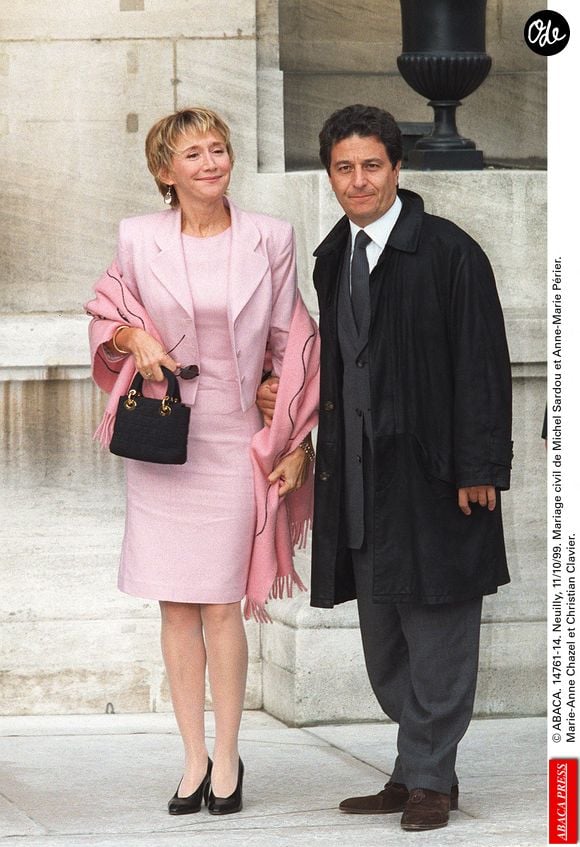Si elle se dit fière de l'engagement de sa fille, l'actrice a évoqué l'inquiétude qui a pu l'animer "c'était difficile à accepter en tant que parents"

Marie-Anne Chazel et Christian Clavier au mariage civil de Michel Sardou et Anne-Marie Périer à Neuilly, 11/10/99. Crédit Abaca