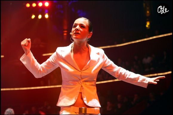 Anne-Laure Sibon lors de la représentation du spectacle Salut Joe, interprété par d'anciens candidats de la Star Academy, au Cirque d'Hiver Bouglione, à Paris.

© COADIC GUIREC / BESTIMAGE