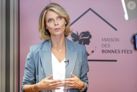 Et mère de trois enfants : Oscar né de sa relation avec son ex-mari Camille Le Maux, ainsi que Margaux et Roméo, nés de ses amours avec son époux Laurent.

Exclusif - Sylvie Tellier lors de l'inauguration de la quatrième maison des bonnes fées à la Clinique Bizet à Paris le 16 septembre 2025.
© Anne-Sophie Guebey / Bestimage