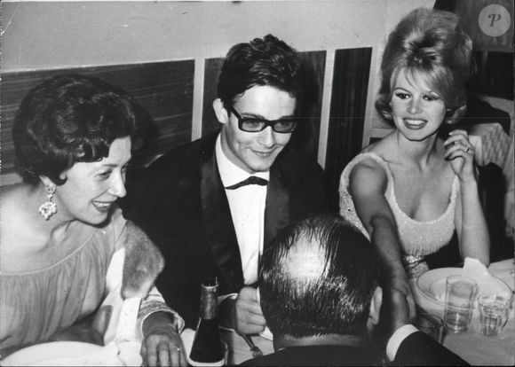 Brigitte Bardot et Jacques Charrier à Lisbonne pour la première du film "La Femme et le Pantin" le 4 avril 1960 Credit Image: © Keystone Press Agency/ZUMA Press Wire