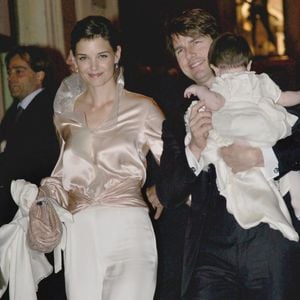 Tom Cruise et Katie Holmes avec la petite Suri arrivent à leur fête prénuptiale au restaurant 'NINO' à Rome, Italie, le 16 novembre 2006. Photo by ABACAPRESS.COM
