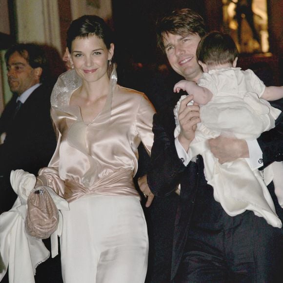 Tom Cruise et Katie Holmes avec la petite Suri arrivent à leur fête prénuptiale au restaurant 'NINO' à Rome, Italie, le 16 novembre 2006. Photo by ABACAPRESS.COM