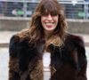 ou encore Lou Doillon

Lou Doillon aux arrivées du défilé Miu Miu Collection Femme Prêt-à-Porter Printemps/Eté 2026 lors de la Fashion Week de Paris (PFW), au Conseil Économique, social et environnemental, Palais d'lena, à Paris, France, le 6 octobre 2025. © Denis Guignebourg / Bestimage
