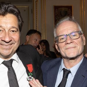 Exclusif -  Laurent Gerra, Thierry Frémaux - Laurent Gerra reçoit la légion d’honneur de la part du grand chancelier F. Lecointre en présence de la première dame, B. Macron au Palais de la Légion d'honneur à Paris le 29 septembre 2025. © Cyril Moreau/Bestimage