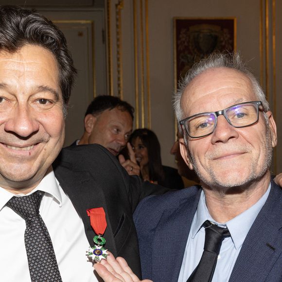 Exclusif -  Laurent Gerra, Thierry Frémaux - Laurent Gerra reçoit la légion d’honneur de la part du grand chancelier F. Lecointre en présence de la première dame, B. Macron au Palais de la Légion d'honneur à Paris le 29 septembre 2025. © Cyril Moreau/Bestimage