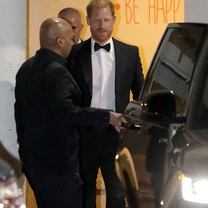 Exclusif - Le prince Harry, duc de Sussex, et John Travolta assistent à la cérémonie des Légendes Vivantes de l'Aviation à Beverly Hills, le 25 avril 2025. 

©Coleman-Rayner / Bestimage