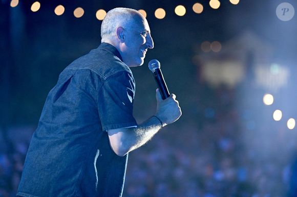 Exclusif - Enregistrement de l'émission "L'humour à la plage" pour la 2eme édition du festival de Juan les Pins à la pinède Gould le 27 juin 2025. © Bruno Bebert / Bestimage