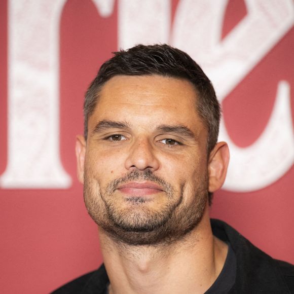 Le nageur français Florent Manaudou et la danseuse et actrice française Elsa Bois posent lors d'une séance photo avant la projection du film « Les Hauts de Hurlevent » au cinéma du Grand Rex à Paris, le 2 février 2026. Photo : Eliot Blondet/ABACAPRESS.COM