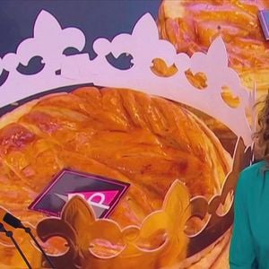 Illustration du premier journal télévisé de 13 h présenté par Marie-Sophie Lacarrau et diffusé en direct sur TF1, Paris, le 4 janvier 2020