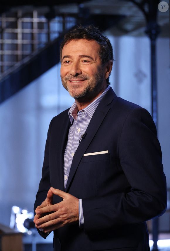 Bernard Montiel reçoit un animateur bien connu du petit écran : 

S.Rotenberg, lors de l'enregistrement de l'émission "Animaux Stars", présentée par Bernard Montiel et diffusée le 5 avril 2025 sur la chaîne Animaux. Paris, le 17 février 2025. 
© Denis Guignebourg / Bestimage