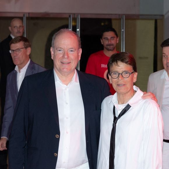 S.A.S. le Prince Albert II de Monaco et S.A.S. la Princesse Stéphanie de Monaco assistent au Gala Fight AIDS Monaco, à la salle des Etoiles du Sporting Monte-Carlo, à Monaco, le 5 juillet 2025. © Olivier Huitel/Pool Monaco/Bestimage