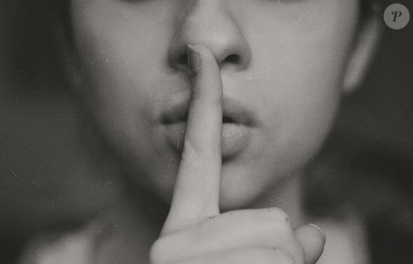 Les introvertis auraient un cerveau davantage stimulé en interne, même sans forte stimulation extérieure.

Photo prise par Kristina Flour / Unsplash