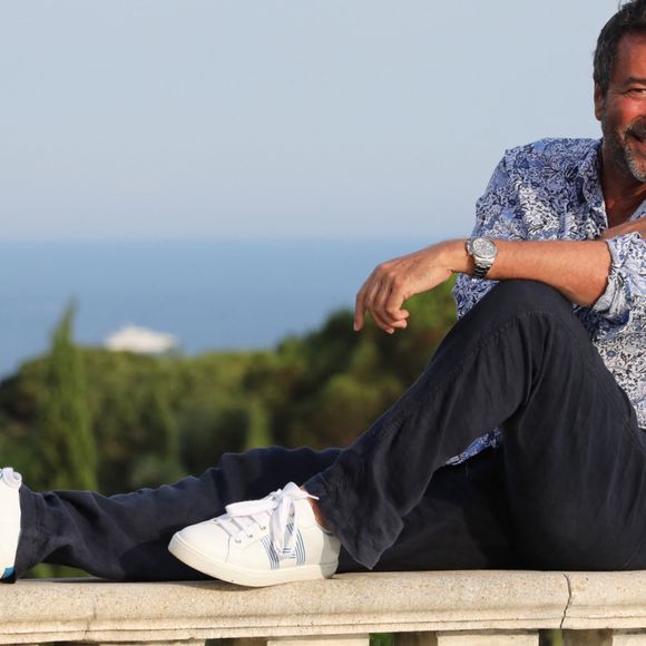 Interviewé par "Purepeople", Bernard Montiel a parlé de sa magnifique propriété de Saint-Tropez où il a pris l'habitude de passer ses vacances d'été.

Bernard Montiel à l'Hôtel "Le Mas Bellevue" à Saint-Tropez. © Luc Boutria/Nice-Matin/Bestimage