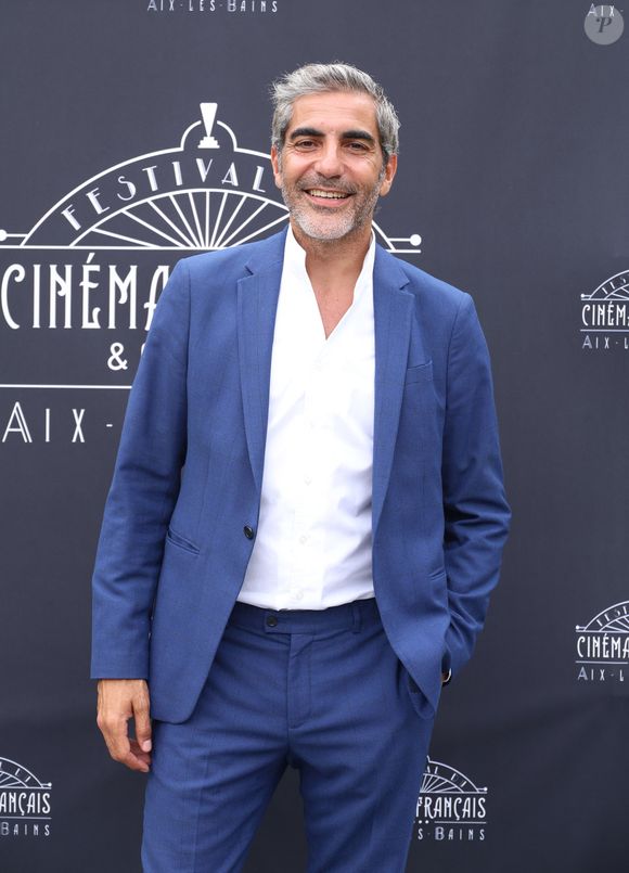 La réponse est... Oui. Ary Abittan a en effet fait son retour sur scène, dans un nouveau spectacle intitulé Authentique, qu'il rode un peu partout en France. Il l'a notamment joué à la Cigale, à Paris, les 18 et 19 février 2025.

Exclusif - Ary Abittan - Photocall de la 3ème édition du Festival du Cinéma Français et de la Gastronomie d'Aix-les-Bains. Le 8 juin 2024. © Denis Guignebourg / Bestimage