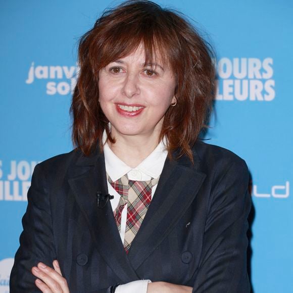Valérie Bonneton est très heureuse avec son compagnon Edouard.

Avant-première du film Des jours meilleurs au cinéma Max Linder Panorama à Paris. © Christophe Aubert via Bestimage