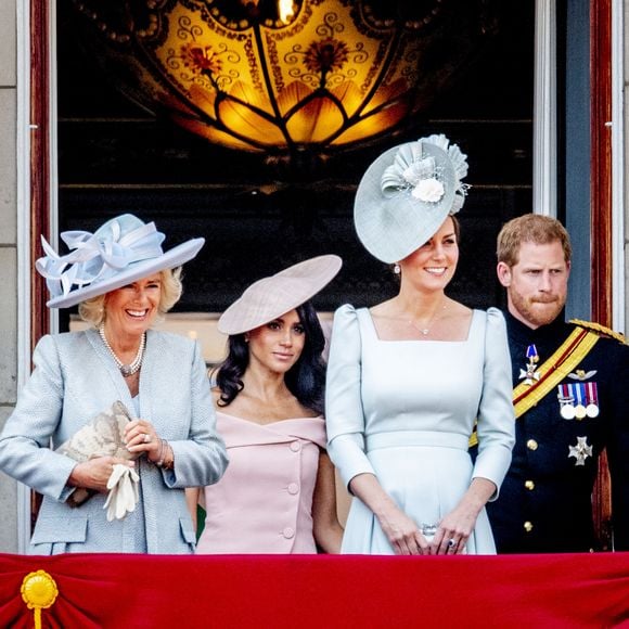 Un anniversaire qu'elle passera sûrement en famille 

Camilla Parker Bowles, duchesse de Cornouailles, Kate Catherine Middleton, duchesse de Cambridge, le prince Harry, duc de Sussex et Meghan Markle, duchesse de Sussex - Les membres de la famille royale britannique lors du rassemblement militaire "Trooping the Colour"  (le "salut aux couleurs"), célébrant l'anniversaire officiel du souverain britannique. Cette parade a lieu à Horse Guards Parade, chaque année au cours du deuxième samedi du mois de juin. Londres, le 9 juin 2018. Action Press / Bestimage
