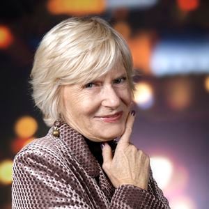 Même si elle ne souhaite plus vraiment revenir à la télévision, elle rêve encore de monter un jour sur scène.
Portrait de Catherine Ceylac à Paris, le 16 décembre 2022. © Cédric Perrin/Bestimage