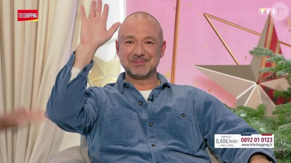 Marie-Ange Nardi et Alexandre Devoise sur le plateau de "Téléshopping" pour le dernier numéro