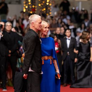 Sting et sa femme Trudie Styler à la montée des marches du film lors du 77ᵉ Festival International du Film de Cannes, au Palais des Festivals à Cannes. Le 21 mai 2024 © Jacovides-Moreau / Bestimage