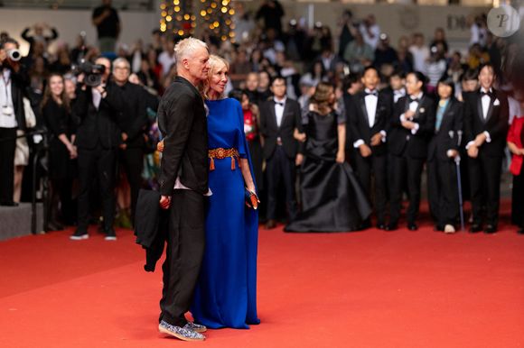 Sting et sa femme Trudie Styler à la montée des marches du film lors du 77ᵉ Festival International du Film de Cannes, au Palais des Festivals à Cannes. Le 21 mai 2024 © Jacovides-Moreau / Bestimage