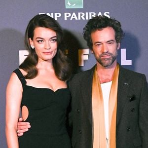 Emma Mackey et Romain Duris - Avant-première du film "Eiffel" au Grand Rex à Paris. © Coadic Guirec / Bestimage