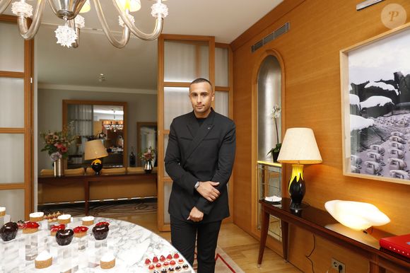 "C’est vraiment la pâtisserie qui m'a sauvé la vie", a ensuite reconnu le jeune homme qui a eu une enfance compliquée. 

Exclusif - Yazid Ichemrahen - Le Royal Monceau - Raffles Paris confie les rênes de sa pâtisserie à Y.Ichemrahen, globe-trotter formé auprès des plus grands noms de la profession et Champion du Monde de Pâtisserie "Desserts Glacés"

Paris le 28 mai 2024.