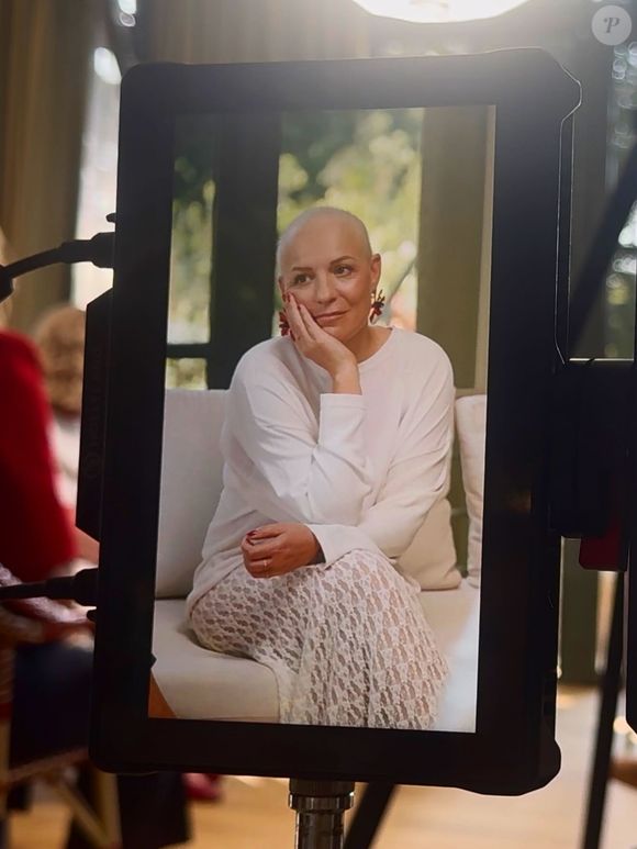 Depuis l’annonce de sa maladie en novembre 2025, Julie partage régulièrement son combat avec ses abonnés.

Julie, ancienne candidate de l'émission "Pékin Express", a partagé son parcours contre le cancer du sein. Capture d'écran Instagram