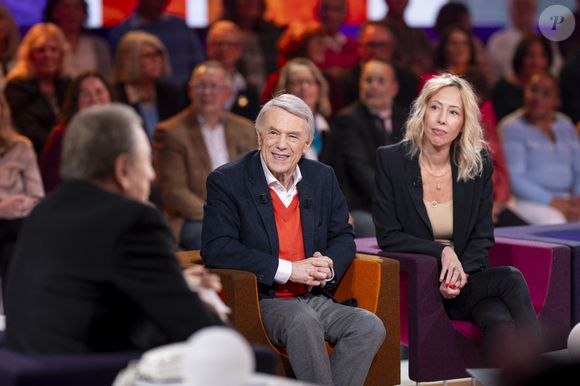Exclusif - Amélie et Salvatore Adamo lors de l'enregistrement de l'émission "Famille je vous aime" présentée par Michel Drucker et qui sera diffusée le vendredi 29 mai sur France 3, à Paris, France, le 4 décembre 2025. © Gaffiot-Perusseau/Bestimage