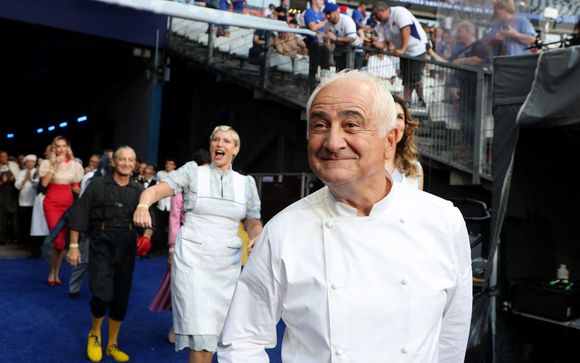 Guy Savoy - Cérémonie d'ouverture de la Coupe du Monde de Rugby France 2023 avant le match de la Poule A entre la France et la Nouvelle-Zélande au Stade de France à Saint-Denis le 8 septembre 2023. © Dominique Jacovides/Bestimage