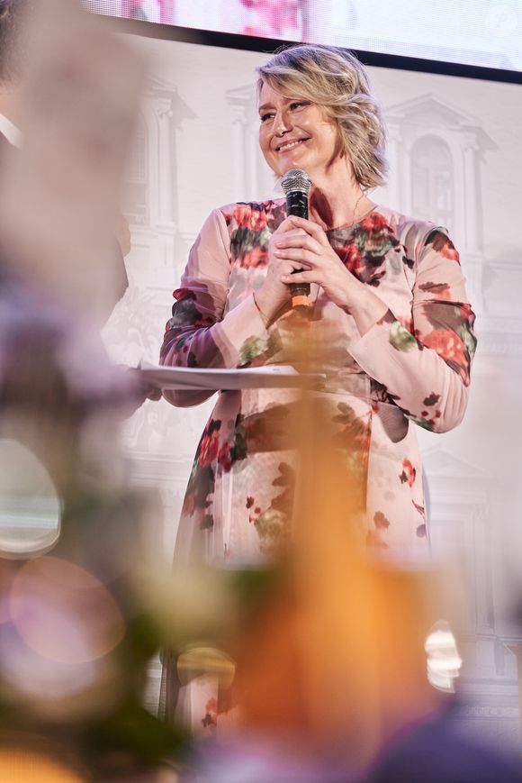 Luana Belmondo reçoit Le Farnese d'Or 2025, prix pour l'interculturalité et Art de vivre, au Palais Farnèse Ambassade de France à Rome, Italie, le 5 juin 2025. Marcello Mastroianni via Bestimage