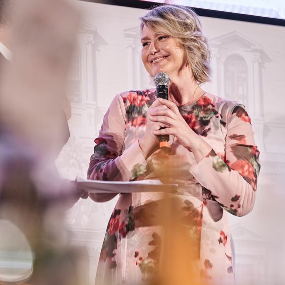 Luana Belmondo reçoit Le Farnese d'Or 2025, prix pour l'interculturalité et Art de vivre, au Palais Farnèse Ambassade de France à Rome, Italie, le 5 juin 2025. Marcello Mastroianni via Bestimage