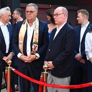 Le prince Albert II de Monaco, la princesse Charlène de Monaco, la princesse Gabriella de Monaco, comtesse de Carladès, et le prince Jacques de Monaco, marquis des Baux, assistent à l’inauguration de l’espace thématique consacré à la Principauté de Monaco à Europa-Park, à Rust, en Allemagne, le 29 juin 2026. © Dana Press/Bestimage