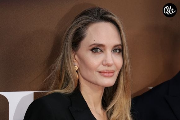Entre New York et la Provence, Angelina Jolie développe ainsi des activités qui prolongent son parcours artistique et lui permettent d’explorer une vie professionnelle loin des plateaux de cinéma.

Angelina Jolie assiste au gala principal de « Maria » lors de la 68e édition du Festival du film de Londres du BFI, au Royal Festival Hall, le 18 octobre 2024, à Londres, au Royaume-Uni. © Fred Duval/SOPA Images