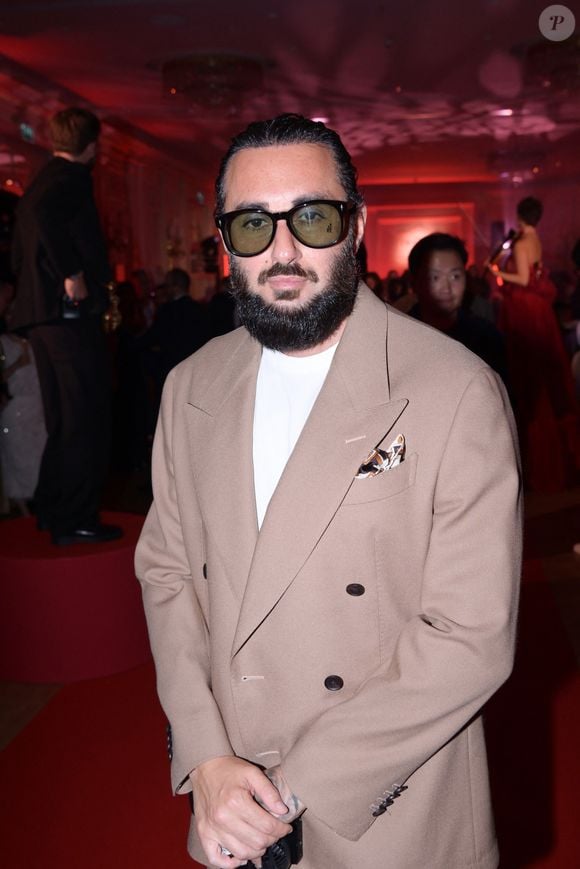 Taylor Chiche, figure habituée des milieux créatifs, a également assisté à la soirée. 

Exclusif - Taylor Chiche - Soirée des 20 ans des bijoux Haute Couture "Redline" à l'hôtel Ritz le 25 juin 2025. © Rachid Bellak/Bestimage