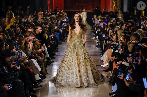 Ce jour-là, le couturier libanais présentait sa collection haute couture printemps/été 2026 au musée Rodin

Deva Cassel - Défilé Elie Saab, Collection Haute Couture Printemps/Eté 2026 lors de la Fashion Week de Paris (PFW) au Musée Rodin, à Paris, France, le 28 janvier 2026. © Bestimage