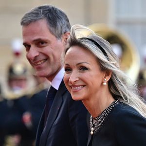 Rodolphe Saadé (Pdg de CMA-CGM et sa femme Véronique Albertini-Saadé - Arrivées au dîner d'état au palais de l'Elysée à Paris donné en l'honneur du roi et de la reine de Danemark le 31 mars 2025.

© Christian Liewig / Bestimage