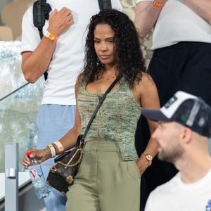Christina Milian dans les tribunes lors de la session nocturne du deuxième jour du tournoi de Roland-Garros 2026, le 25 mai 2026 à Paris, en France. Photo de Nasser Berzane/ABACAPRESS.COM