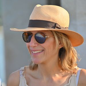 Exclusif - Maud Fontenoy - Dévoilement de l’oeuvre de JBC sur le phare de Saint-Tropez et projection du documentaire de M.Fontenoy, "Bleu, Un océan de solutions en Polynésie", à l'occasion de la la sixième édition de Saint-Tropez Couleur Bleu, en hommage à Colette. Le 16 juin 2023
Crédit : Agence / Bestimage