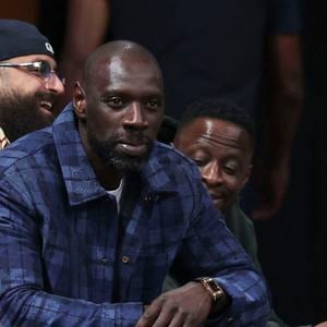 Omar Sy se lance désormais dans l’immobilier en entrant au capital du groupe Impulsion, spécialisé dans les projets locatifs clés en main.

Omar Sy au match de Basket Ball de ligue Betclic Elite à l'Adidas Arena à Paris le 12 octobre 2025

© Michtof / PsnewZ / Bestimage