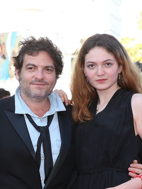 La fille de Matthieu Chedid, Billie, se lance à son tour dans la musique : "J’ai tout à prouver, et surtout montrer que j’ai ma place"