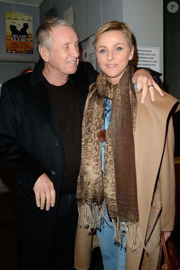 Exclusif - Yves Rénier et sa femme Karin - Remise du prix de La Fondation Barrière au théâtre Petit Montparnasse pour la pièce "Adieu Monsieur Haffmann" à Paris, France, le 23 janvier 2018. © Coadic Guirec/bestimage